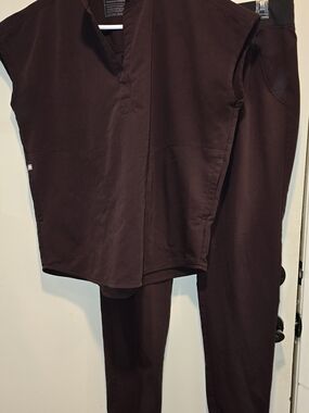 Figs Women's Espresso Scrub bottoms